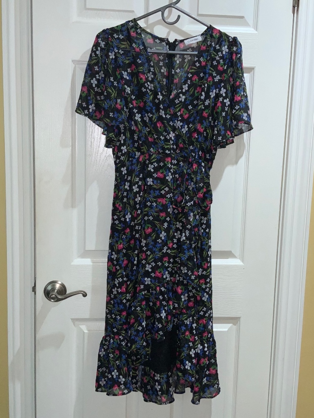 Calvin Klein floral faux wrap dress Sz 6 flutter sleeves ruffled tulip hem
